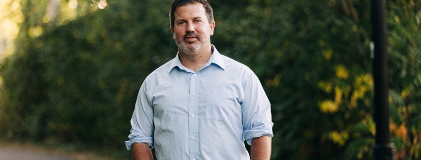 photo of Aaron Saunders